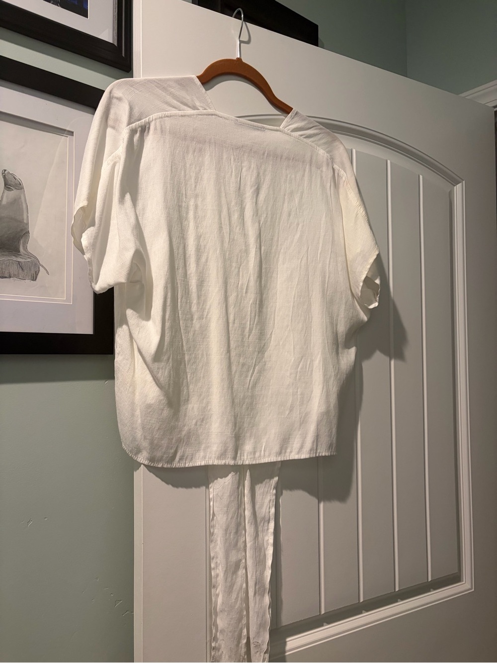 Jolie White V-Neck Draped Tunic Top - Picture 3 of 3
